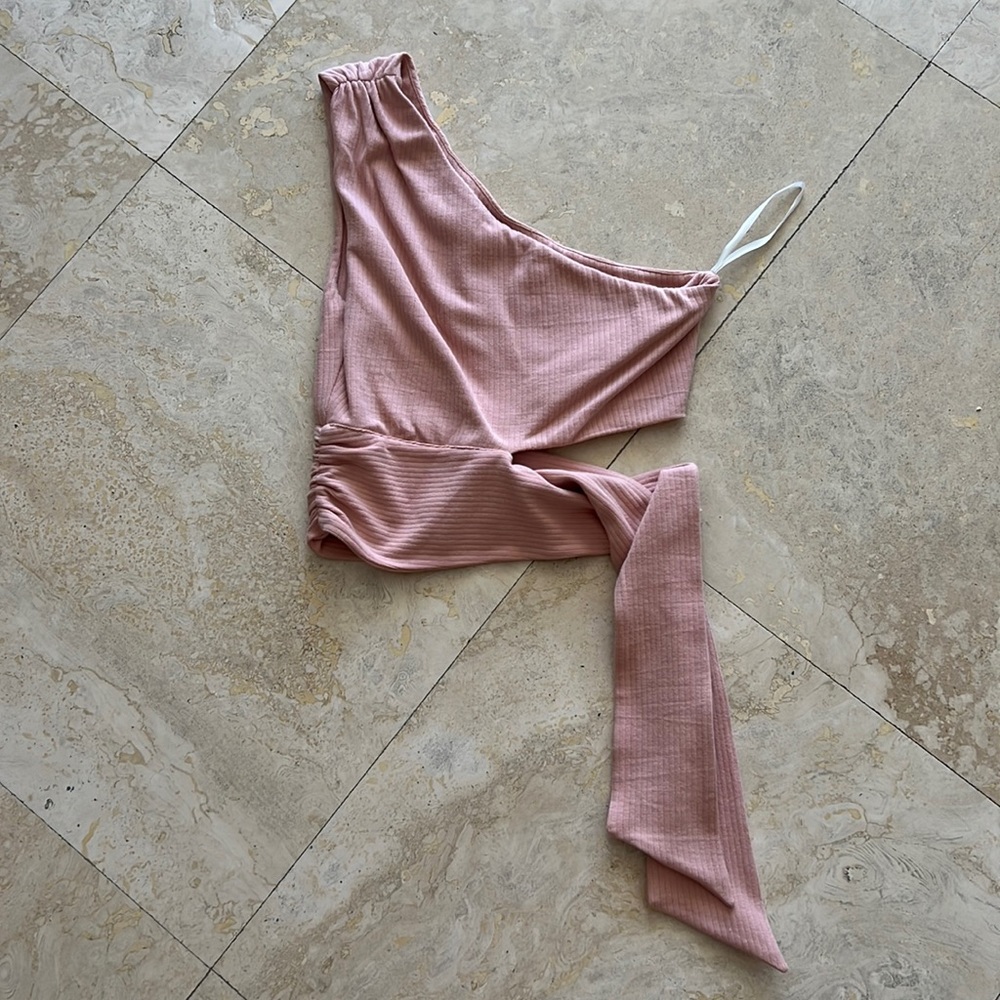 Lovers + friends light pink crop top- S